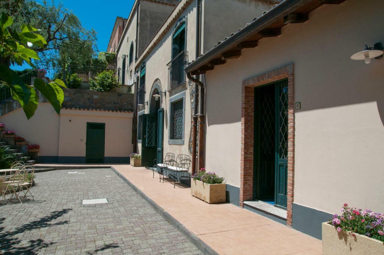 Antico Borgo Etneo Country Hotel カラタビアーノ エクステリア 写真