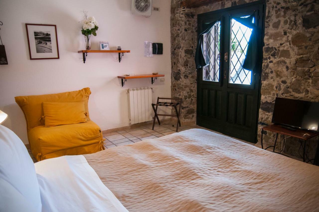 Antico Borgo Etneo Country Hotel カラタビアーノ エクステリア 写真